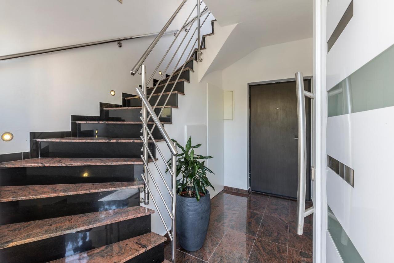 Gostinjska kuća Hvar De Luxe 3*