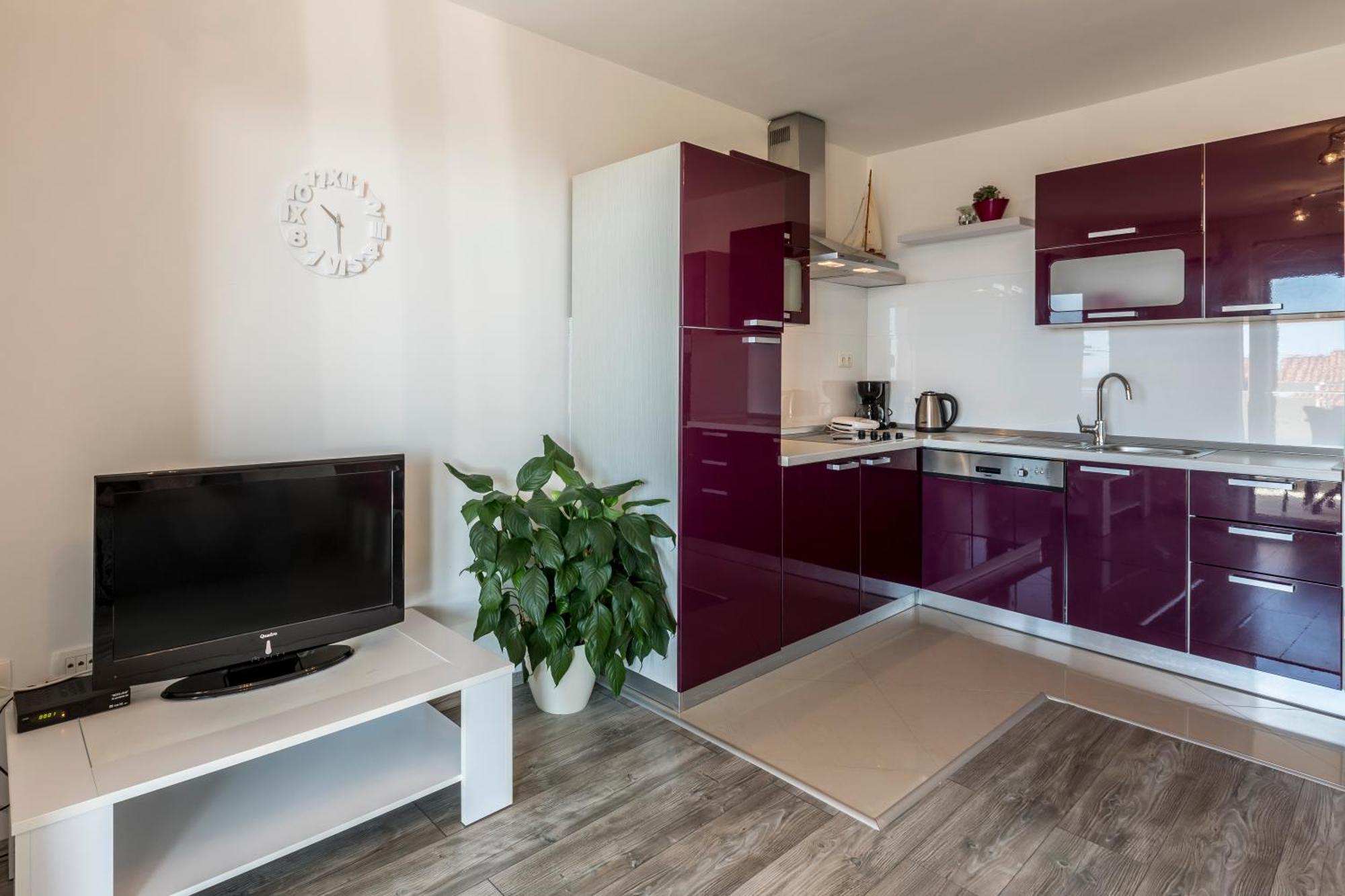 Hvar De Luxe 3*